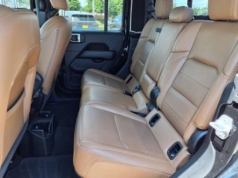 Used 2020 Jeep Gladiator Overland w/ LED Lighting Group AWD/4WD image 24
