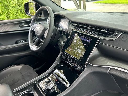 Certified 2024 Jeep Grand Cherokee Altitude image 36