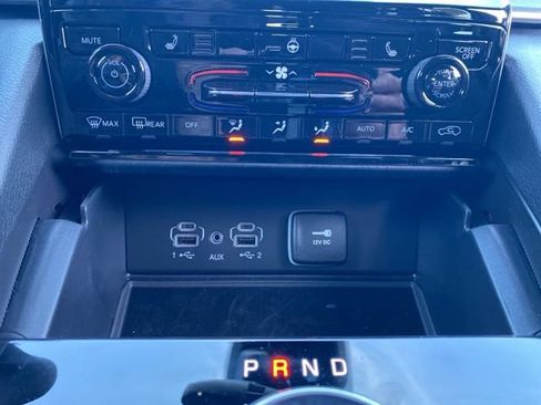 New 2025 Jeep Grand Cherokee L Laredo image 39