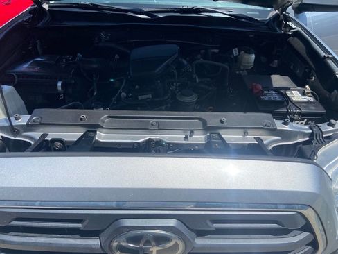 Used 2019 Toyota Tacoma SR5 RWD image 5
