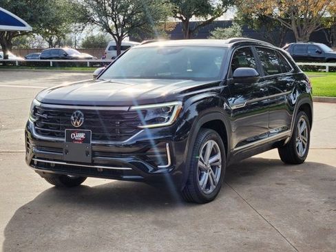 Used 2024 Volkswagen Atlas Cross Sport SEL R-Line image 11