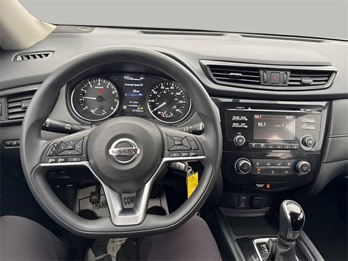 Used 2017 Nissan Rogue S image 8