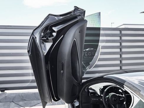 Used 2024 McLaren Artura RWD image 24