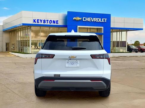 Used 2026 Chevrolet Equinox LT FWD image 6
