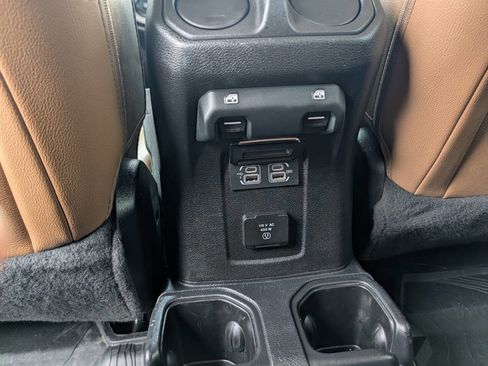 Used 2020 Jeep Gladiator Overland image 13