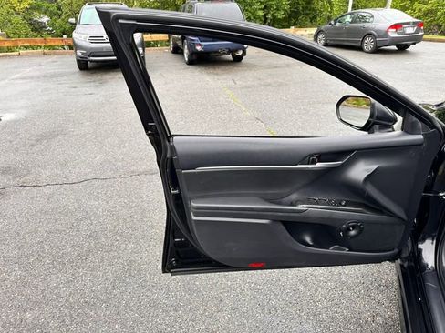 Used 2023 Toyota Camry SE w/ Cold Weather Package FWD image 24