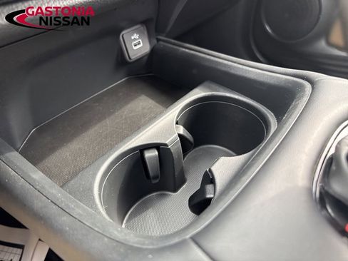 Used 2025 Honda HR-V LX image 36