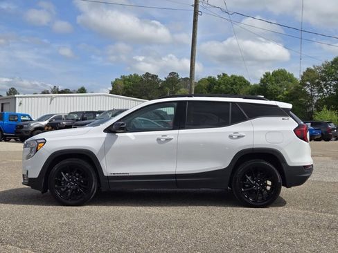 Used 2023 GMC Terrain SLT w/ Tech Package AWD/4WD image 12