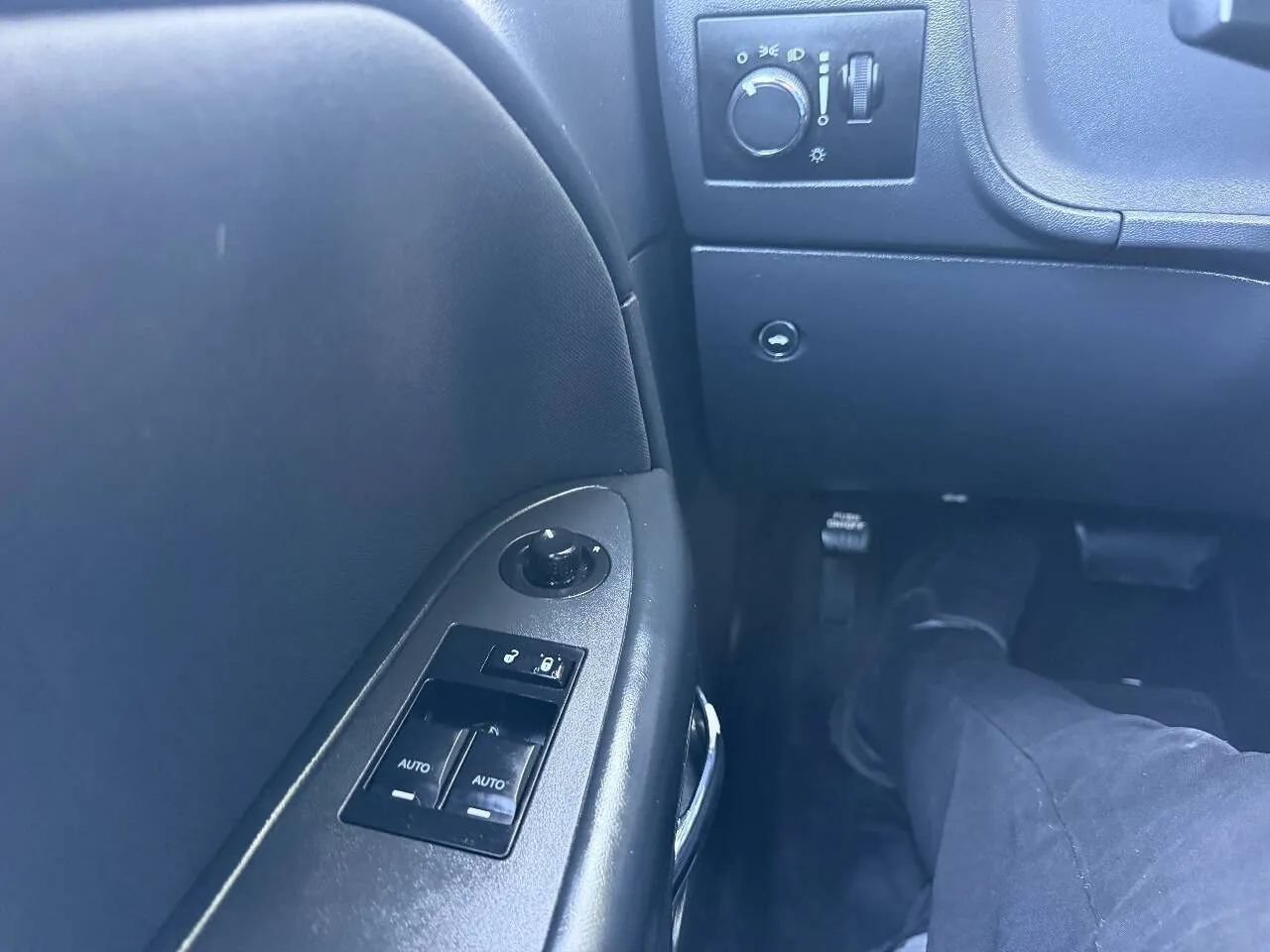 Used 2013 Dodge Challenger SXT RWD image 24