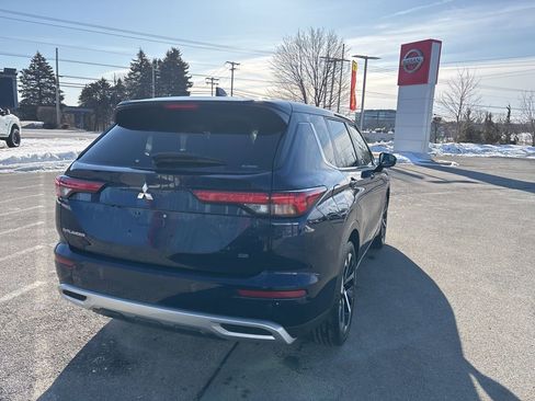 Used 2024 Mitsubishi Outlander SE Black Edition image 7