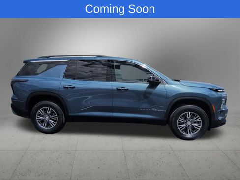 Used 2024 Chevrolet Traverse LT w/ Enhanced Driving Package FWD image 7