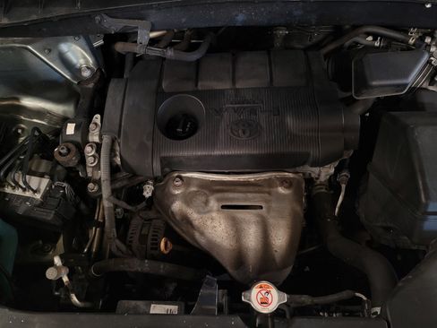 Used 2018 Toyota Highlander LE FWD image 30