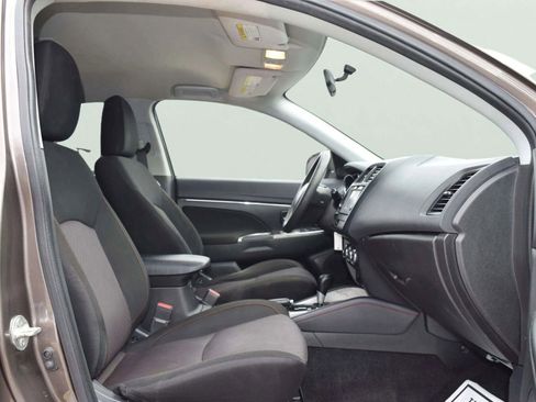 Used 2018 Mitsubishi Outlander Sport ES image 12