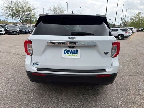 Used 2021 Ford Explorer XLT RWD image 4