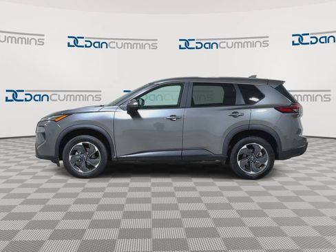 Used 2024 Nissan Rogue SV FWD image 5