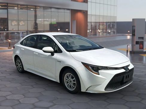 Used 2020 Toyota Corolla LE FWD image 22