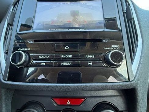 Used 2019 Subaru Crosstrek 2.0i Premium w/ Eyesight System image 16