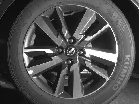 Used 2025 Nissan Versa SV FWD image 14