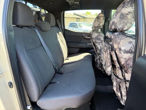 Used 2019 Toyota Tacoma TRD Off-Road AWD/4WD image 28
