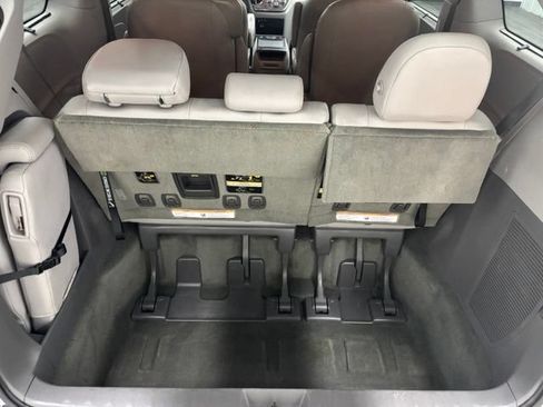 Used 2015 Toyota Sienna XLE w/ XLE Navigation Package FWD image 10