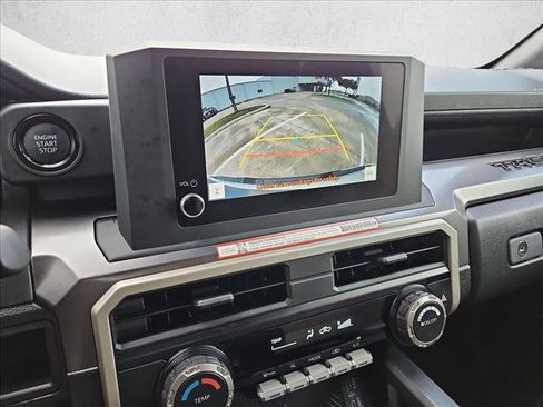 Used 2025 Toyota Tacoma SR5 AWD/4WD image 14