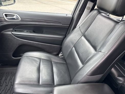 Used 2021 Jeep Grand Cherokee Limited image 24