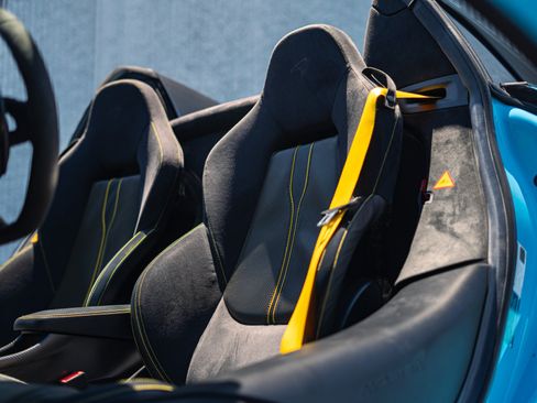 Used 2019 McLaren 570S Spider RWD image 4