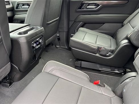 New 2026 GMC Yukon Elevation image 13