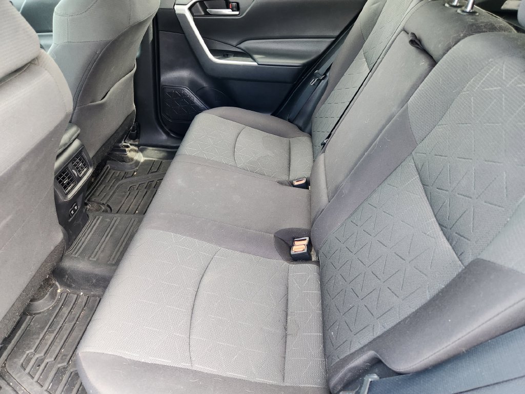 Used 2021 Toyota RAV4 XLE AWD/4WD image 26