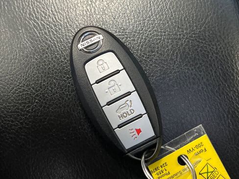 Used 2014 Nissan Rogue SL w/ SL Premium Package image 24