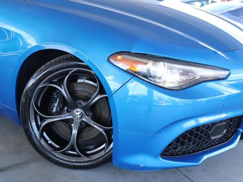 Used 2018 Alfa Romeo Giulia RWD image 4