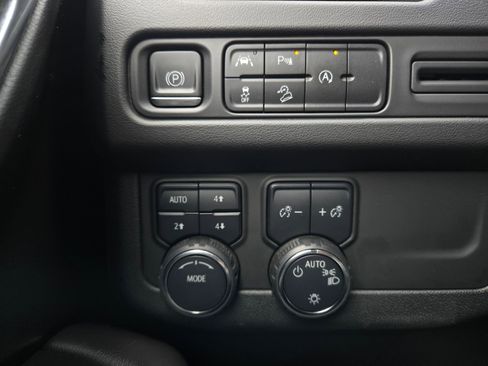 Used 2024 Chevrolet Tahoe Premier image 26