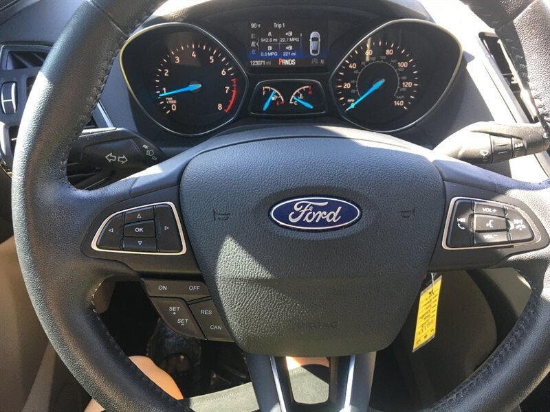 Used 2018 Ford Escape SEL FWD image 12