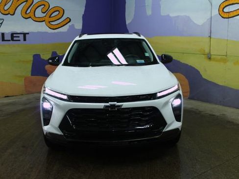 Used 2025 Chevrolet Trax ACTIV w/ Sunroof Package FWD image 7