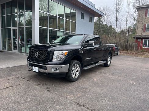 Used 2019 Nissan Titan SV w/ SV Convenience Package AWD/4WD image 1