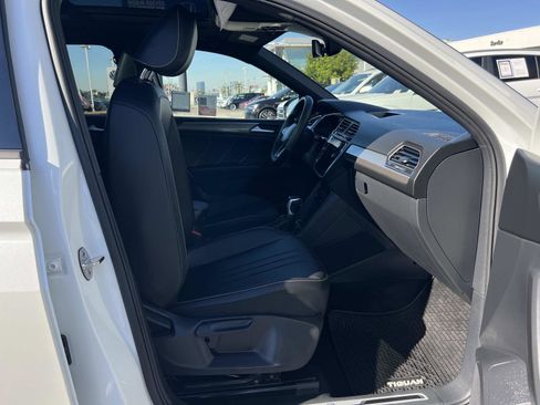 Certified 2023 Volkswagen Tiguan SE R-Line image 31
