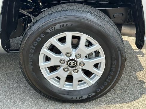 Certified 2024 Toyota Tacoma SR5 AWD/4WD image 34