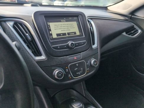 Used 2017 Chevrolet Malibu LS image 20