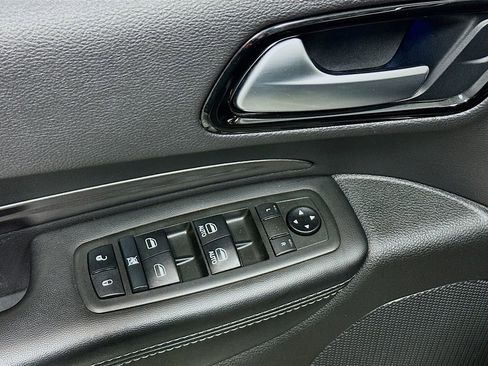 Used 2021 Dodge Durango SXT w/ 3rd Row Seating Group AWD/4WD image 18