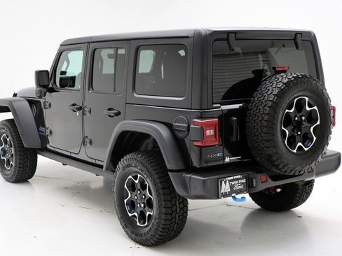 Used 2023 Jeep Wrangler Unlimited Rubicon 4xe w/ Cold Weather Group AWD/4WD image 7