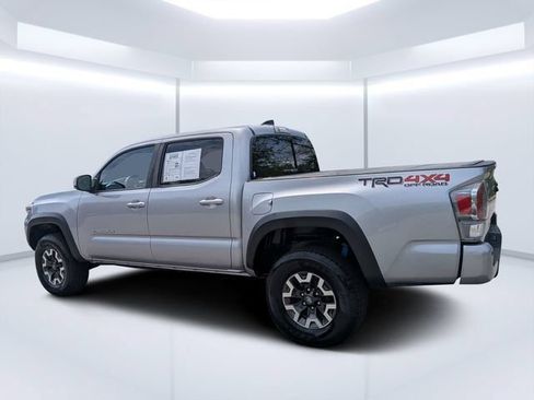 Used 2020 Toyota Tacoma TRD Off-Road w/ Technology Package AWD/4WD image 4