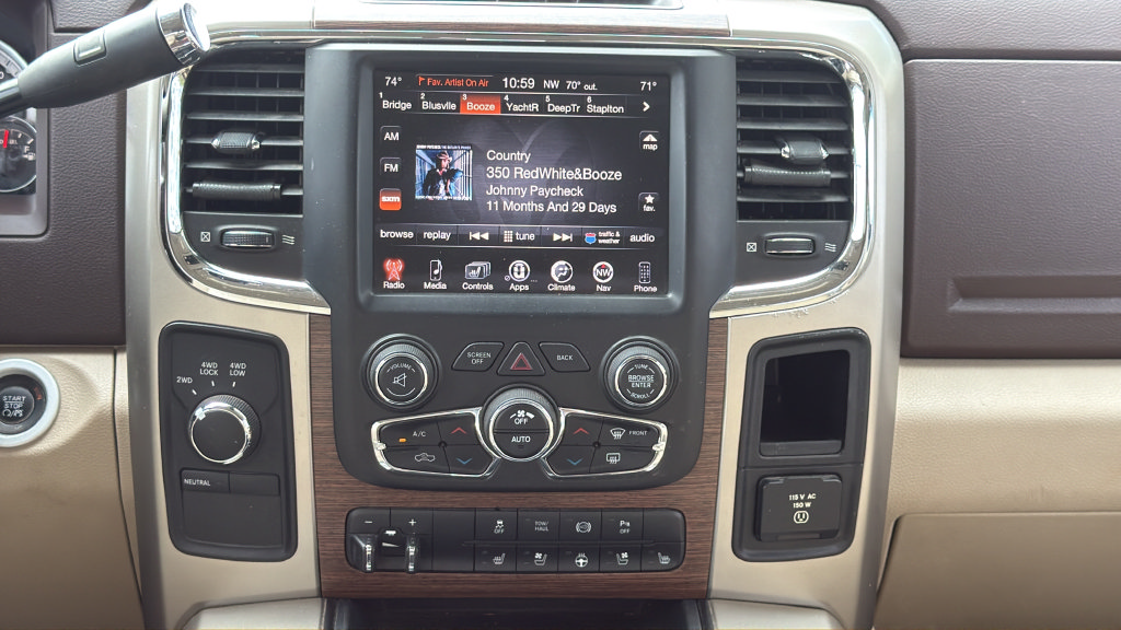 Used 2014 RAM 2500 Laramie AWD/4WD image 16