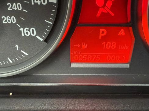 Used 2013 BMW 328i Convertible image 17