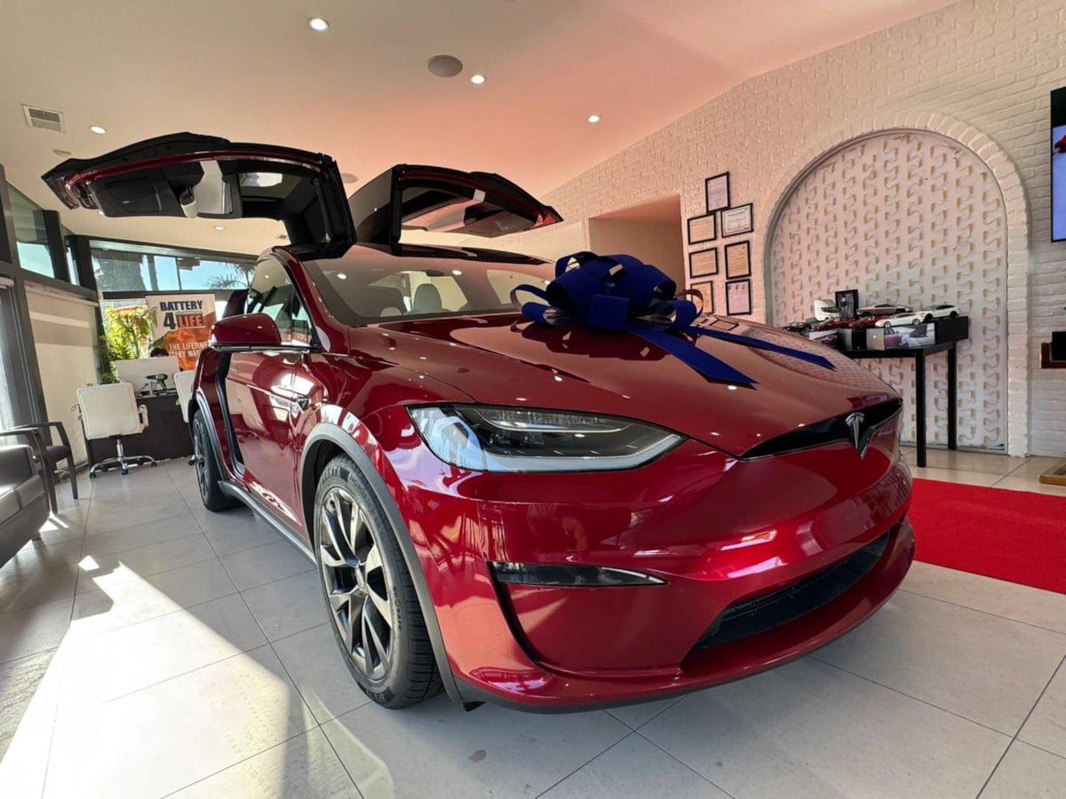 Used 2023 Tesla Model X AWD/4WD image 10