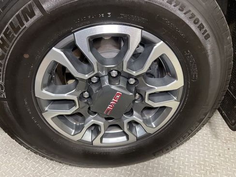 Used 2022 GMC Sierra 2500 SLT w/ SLT Convenience Package image 35