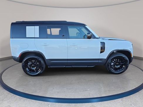 New 2026 Land Rover Defender 110 S AWD/4WD image 4