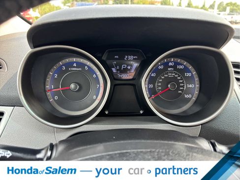 Used 2014 Hyundai Elantra Limited w/ Option Group 03 FWD image 18