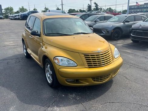 Used 2002 Chrysler PT Cruiser Limited FWD image 3