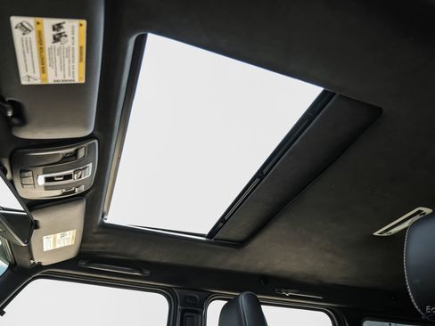 Used 2017 Mercedes-Benz G 550 Squared image 40