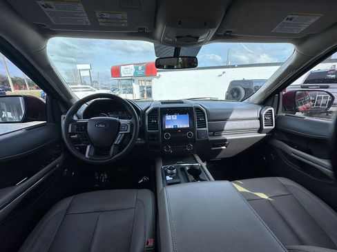 Used 2018 Ford Expedition XLT w/ Equipment Group 202A image 11